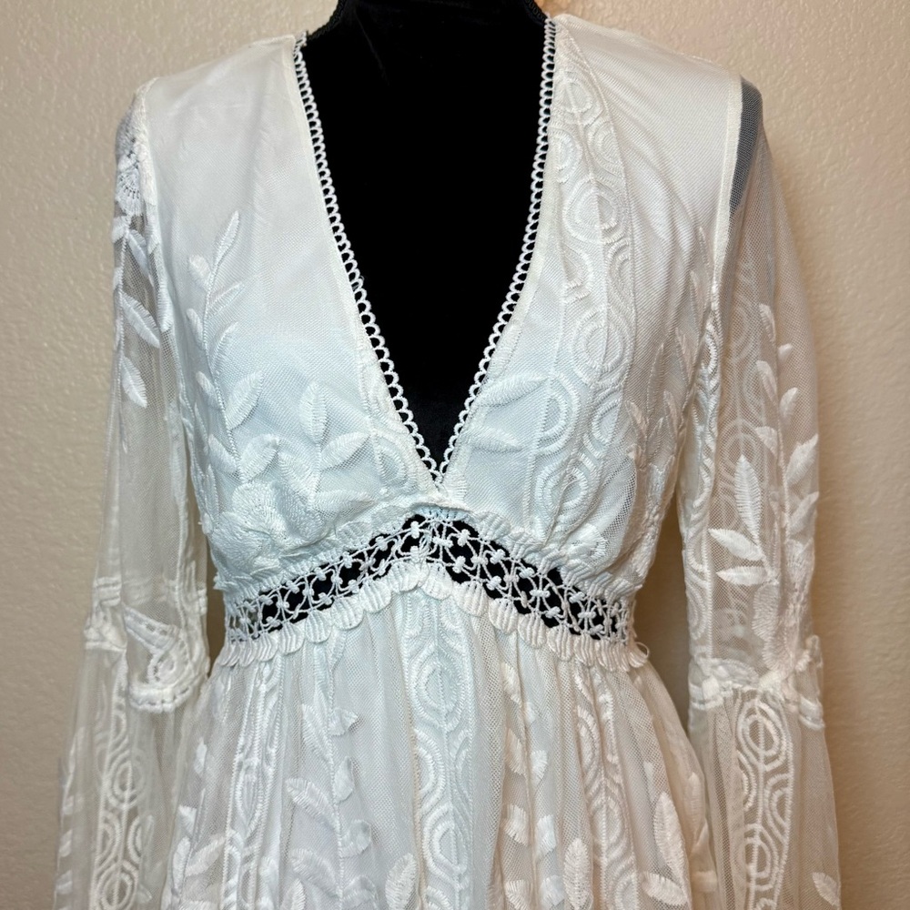 Southern Fried Chics White Lace Embroidered Mini Dress Bell Sleeve Size Large - Picture 3 of 15